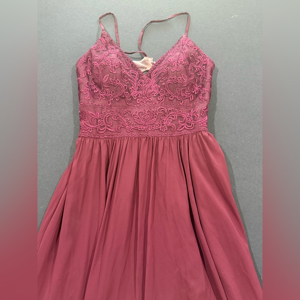 Elegant Lace Overlay Dress in Mauve